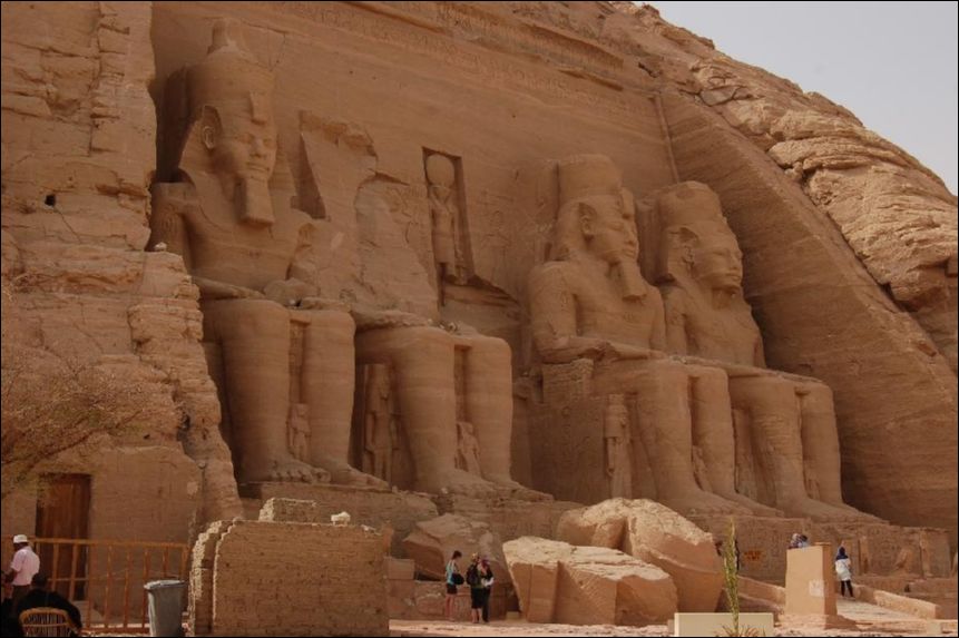 <i><b>Abu Simbel-041</b></i>